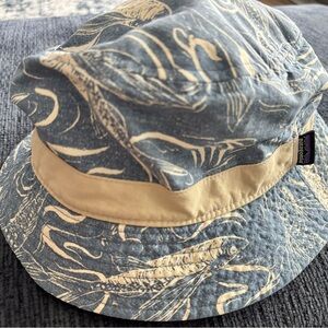 Patagonia Blue and Cream Patterned bucket Hat